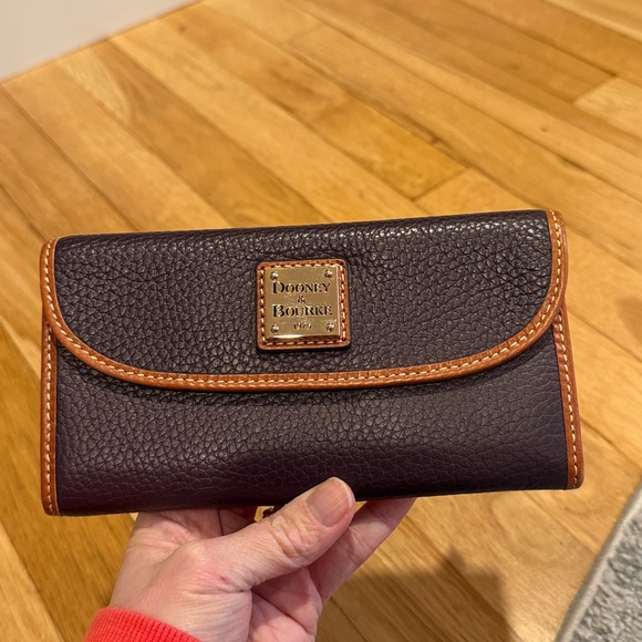 Dooney & Bourke Pebble Continental Leather Contrast Trim Wallet in Brown Tmoro - Picture 3 of 9